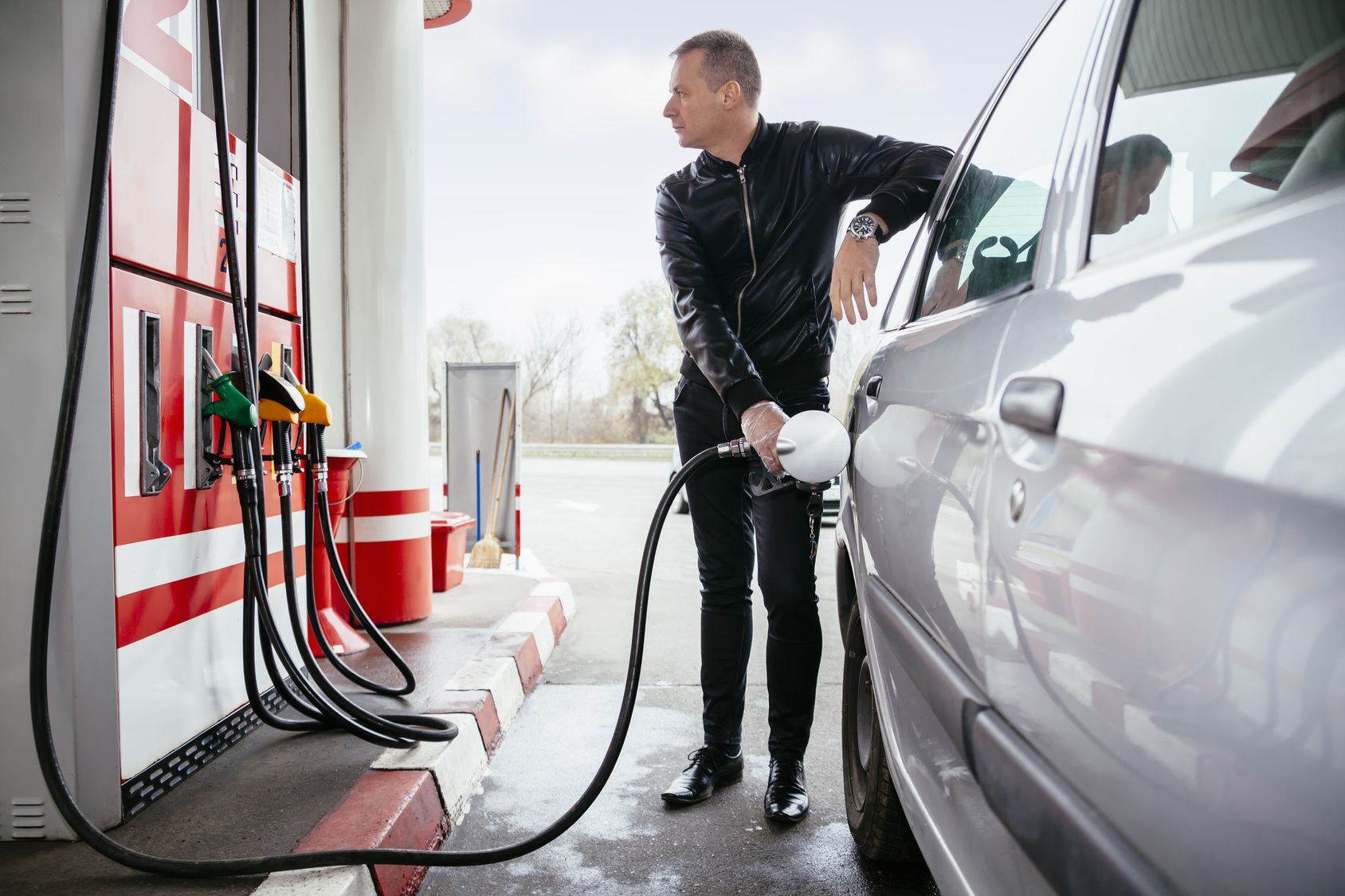 Różnice między benzyną E95 a E98